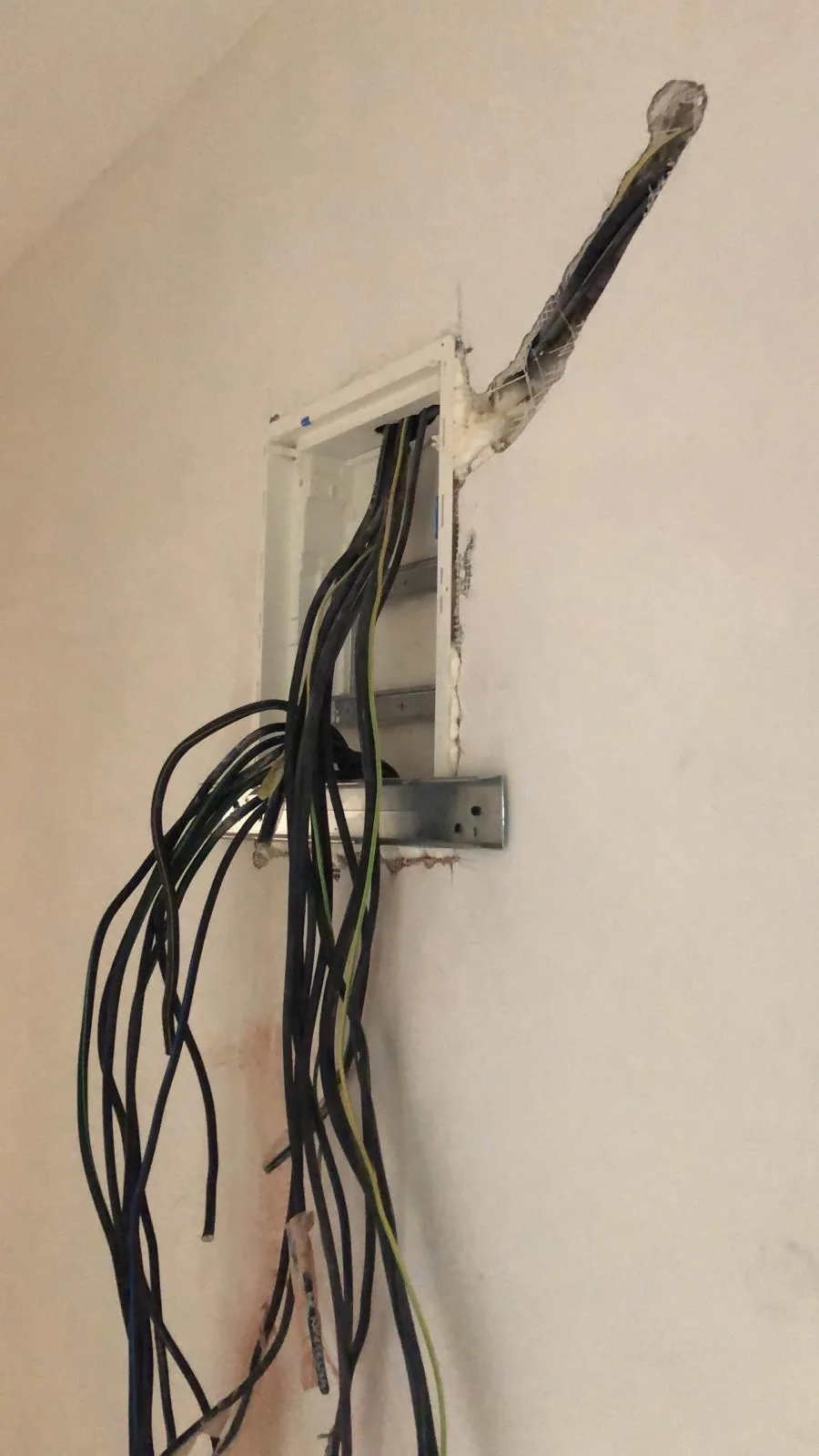Kompletní elektroinstalace, Praha Radošovická – fotografie 4